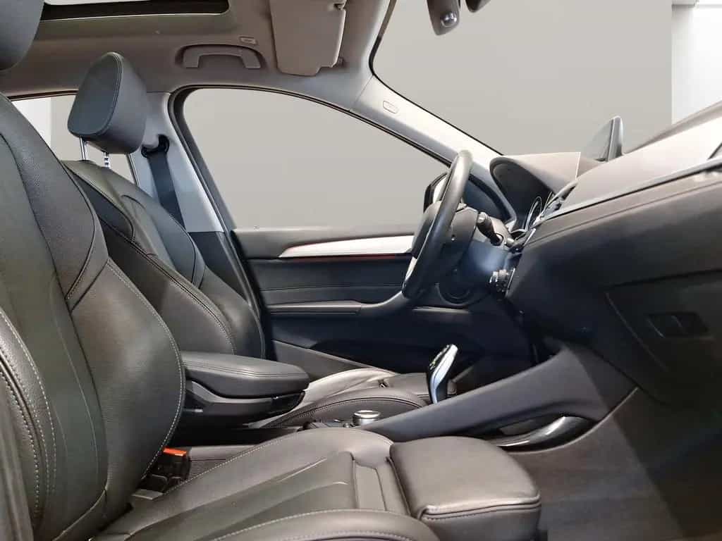 BMW X1 xDrive20d Sport Line Navi AHK Kamera HiFi 03/2021-photo-4