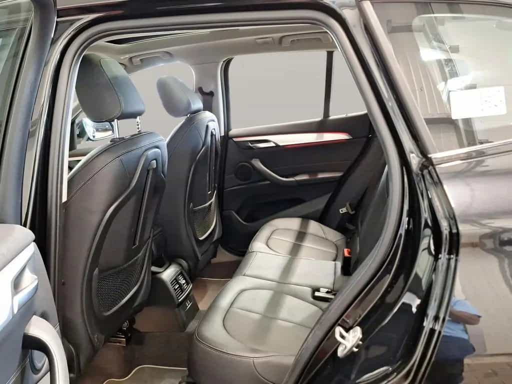 BMW X1 xDrive20d Sport Line Navi AHK Kamera HiFi 03/2021-photo-5