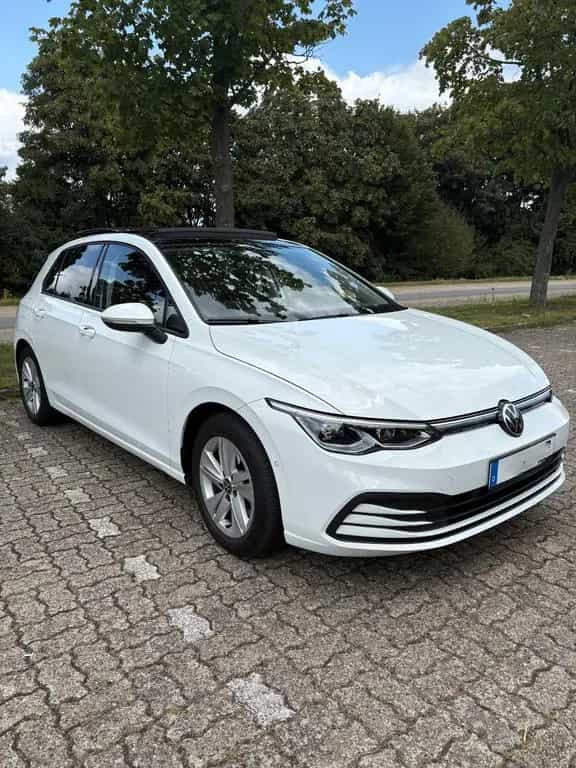 Volkswagen Golf 1.5 eTSI *LED*Standheizung*Panoramadach* 08/2020-photo-0