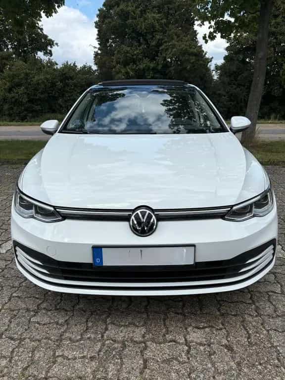 Volkswagen Golf 1.5 eTSI *LED*Standheizung*Panoramadach* 08/2020-photo-1