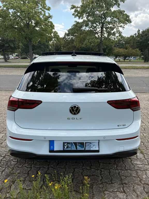 Volkswagen Golf 1.5 eTSI *LED*Standheizung*Panoramadach* 08/2020-photo-4