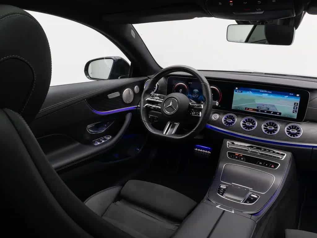 Mercedes-Benz 300 E300d Coupe 4Matic AMG Panorama Kamera LED 05/2022-photo-33