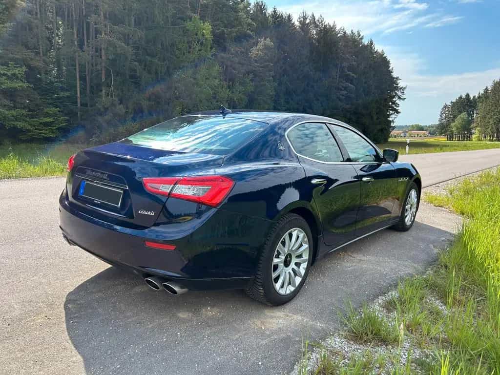 Maserati Ghibli Diesel EURO6 SKYHOOK B&W sucht Liebhaber 03/2016-photo-3