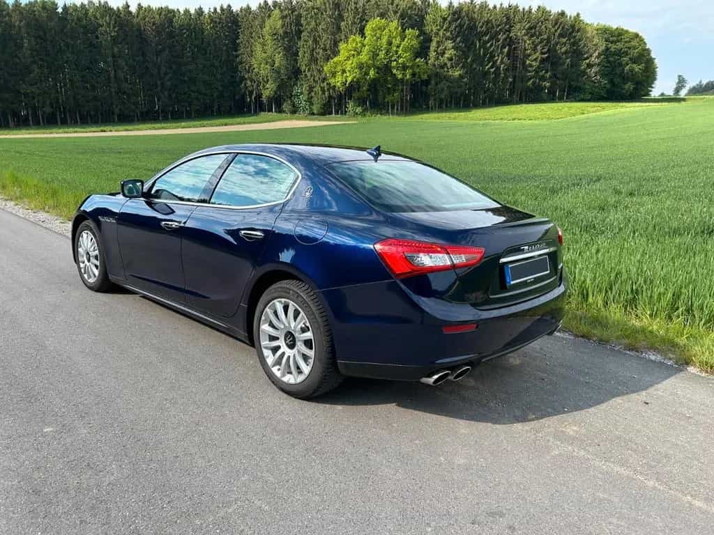 Maserati Ghibli Diesel EURO6 SKYHOOK B&W sucht Liebhaber 03/2016-photo-5