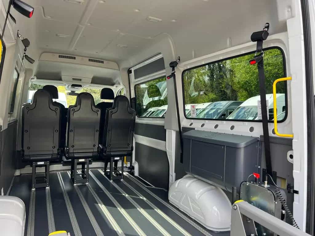 MAN TGE KMP/BTW Rollstuhllift Trittstufe null-photo-12