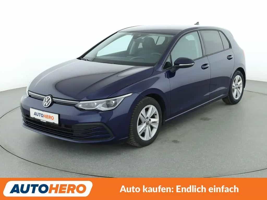 Volkswagen Golf VIII 1.5 eTSI ACT Life Aut.*NAVI*CAM*ACC* 10/2020-photo-0