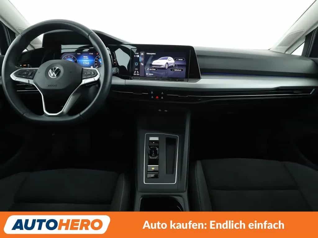 Volkswagen Golf VIII 1.5 eTSI ACT Life Aut.*NAVI*CAM*ACC* 10/2020-photo-11