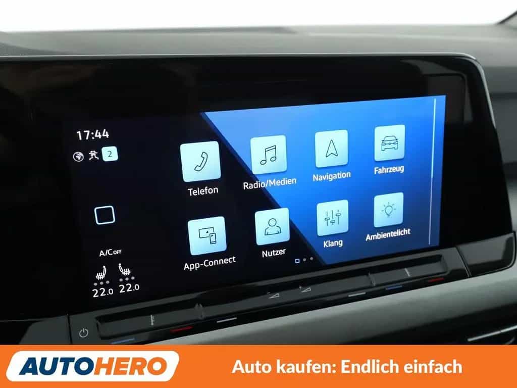 Volkswagen Golf VIII 1.5 eTSI ACT Life Aut.*NAVI*CAM*ACC* 10/2020-photo-20