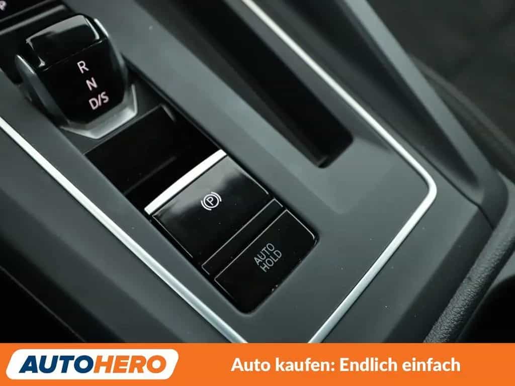 Volkswagen Golf VIII 1.5 eTSI ACT Life Aut.*NAVI*CAM*ACC* 10/2020-photo-26