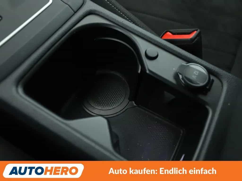 Volkswagen Golf VIII 1.5 eTSI ACT Life Aut.*NAVI*CAM*ACC* 10/2020-photo-27