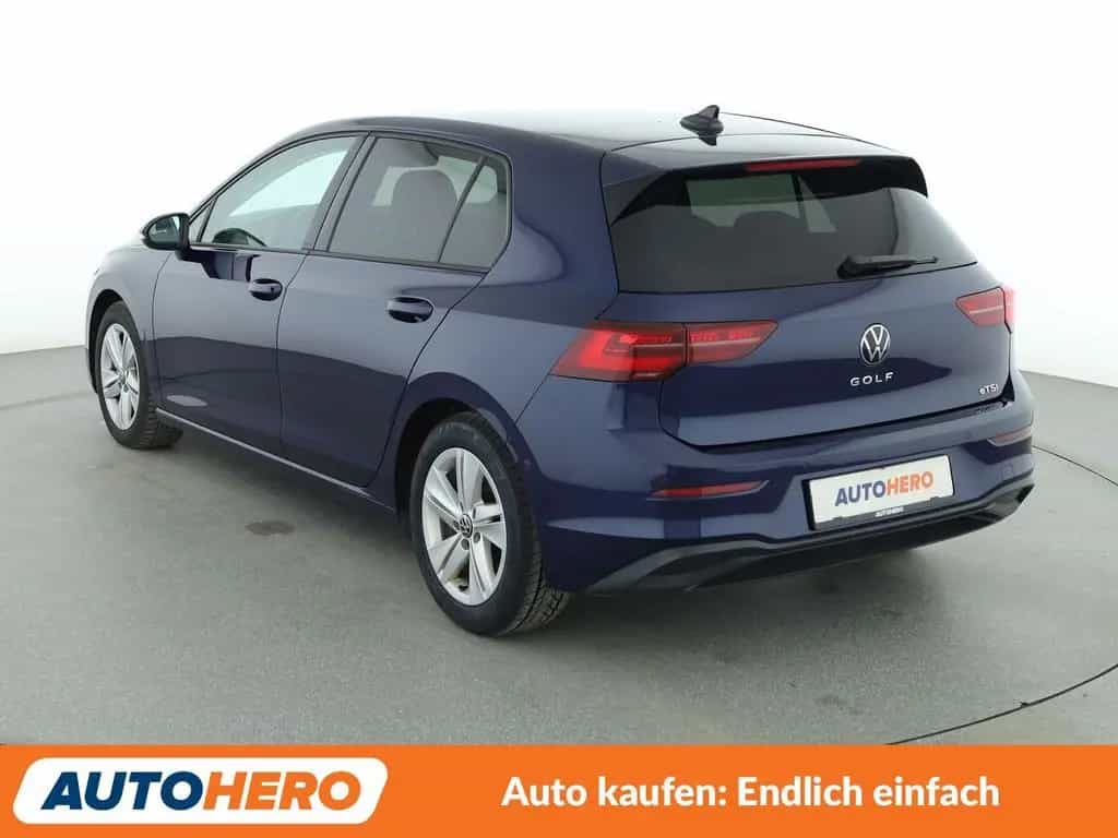 Volkswagen Golf VIII 1.5 eTSI ACT Life Aut.*NAVI*CAM*ACC* 10/2020-photo-3