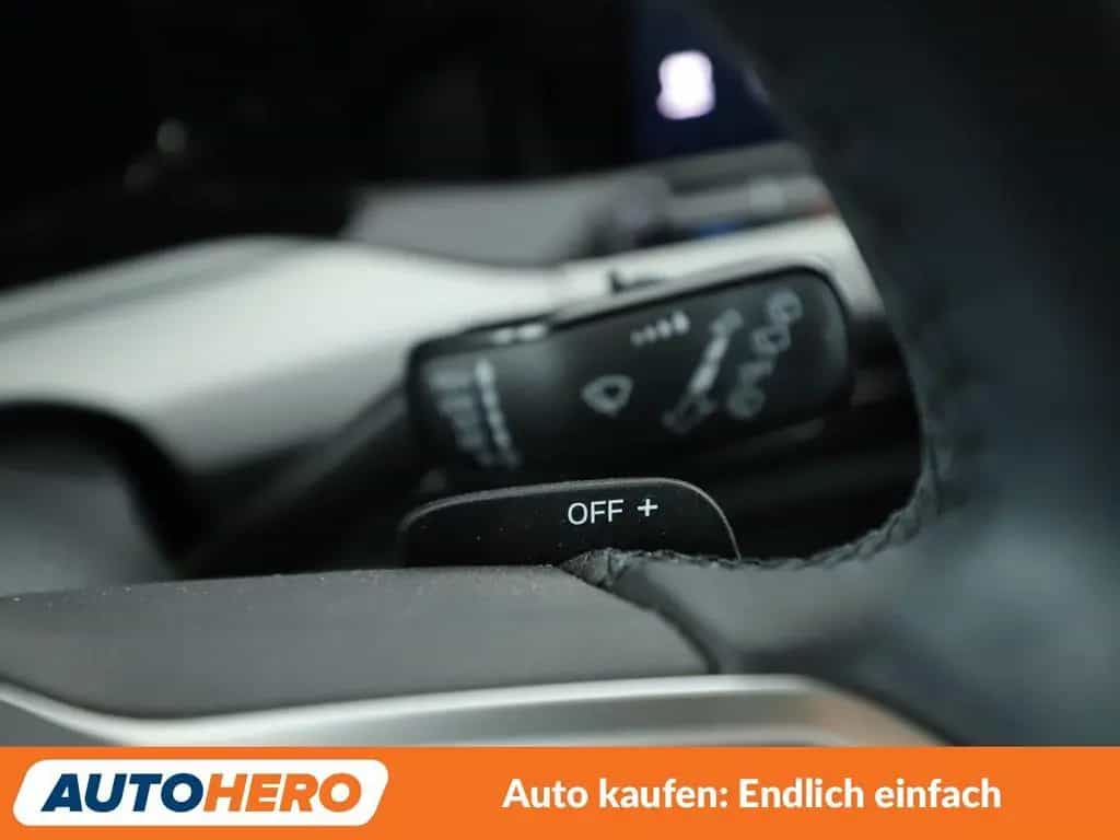 Volkswagen Golf VIII 1.5 eTSI ACT Life Aut.*NAVI*CAM*ACC* 10/2020-photo-30