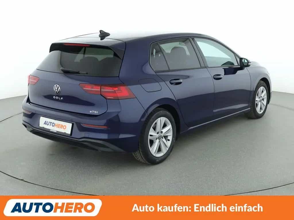 Volkswagen Golf VIII 1.5 eTSI ACT Life Aut.*NAVI*CAM*ACC* 10/2020-photo-5