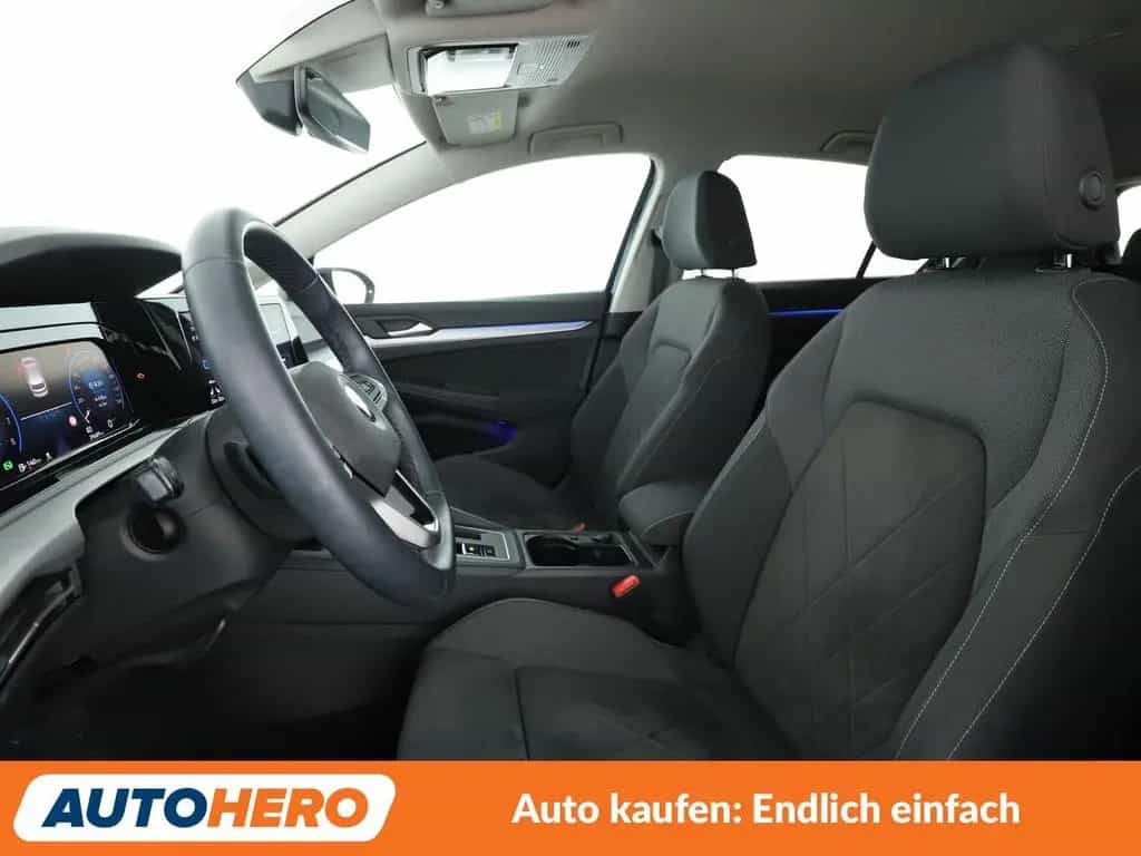 Volkswagen Golf VIII 1.5 eTSI ACT Life Aut.*NAVI*CAM*ACC* 10/2020-photo-9