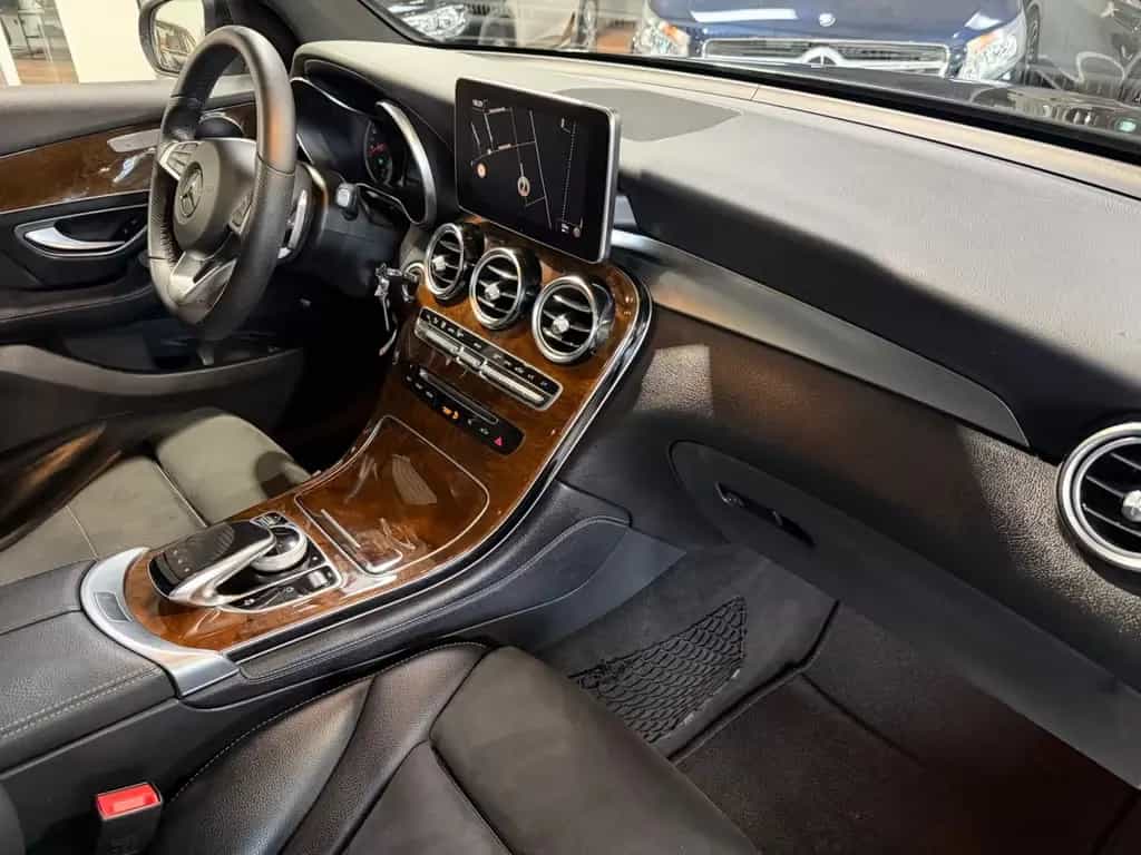 Mercedes-Benz GLC 250 4Matic Navi|LED|StHZ|Teilleder|PDC|Pano 01/2016-photo-17