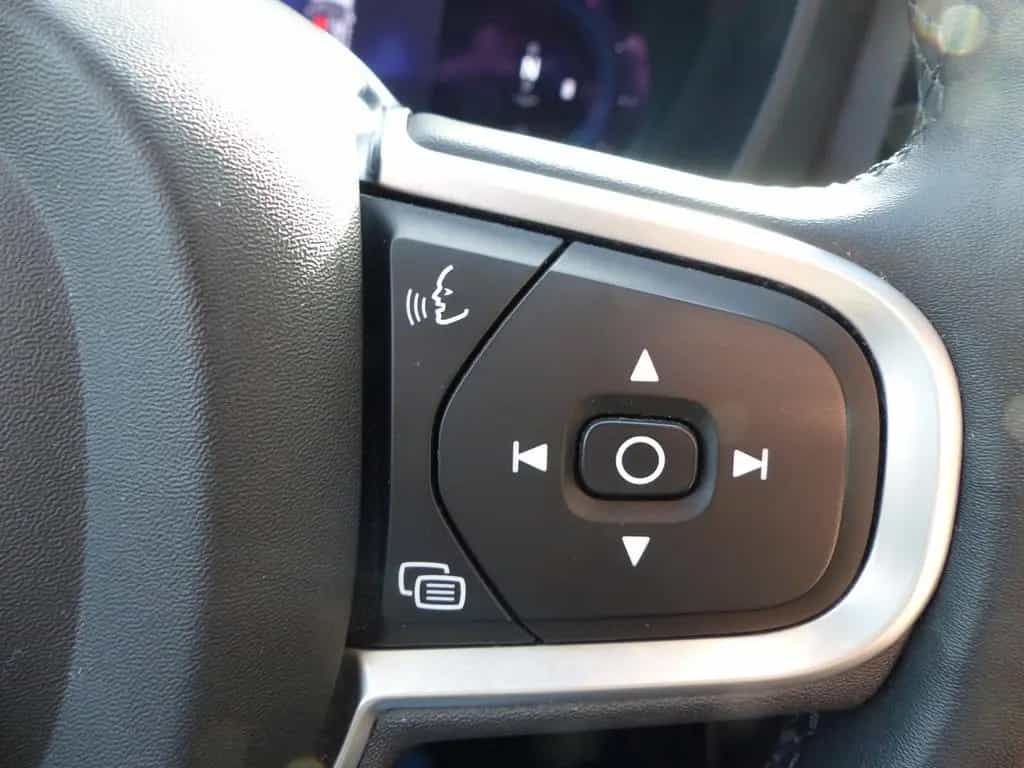 Volvo XC 60 Momentum Pro 2WD*Kamera*PDC*Navi*LED 04/2022-photo-19