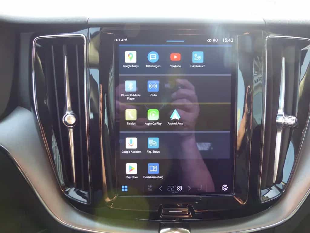 Volvo XC 60 Momentum Pro 2WD*Kamera*PDC*Navi*LED 04/2022-photo-22