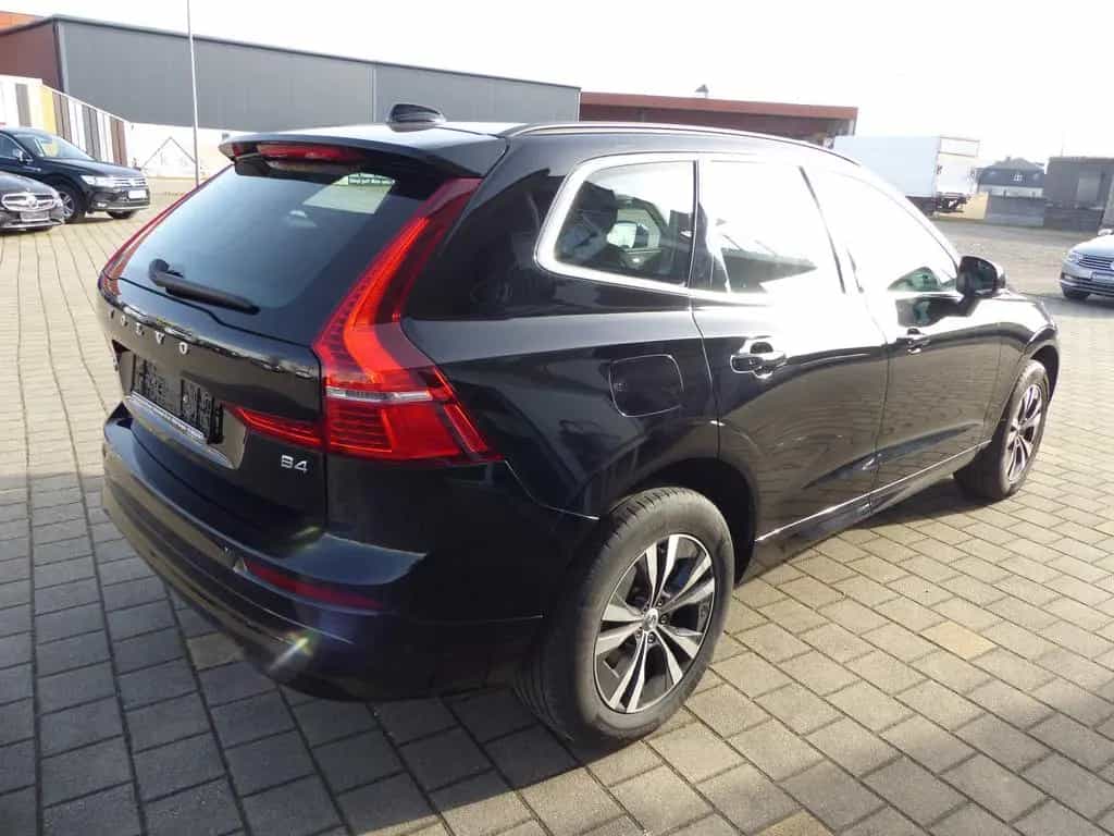 Volvo XC 60 Momentum Pro 2WD*Kamera*PDC*Navi*LED 04/2022-photo-2