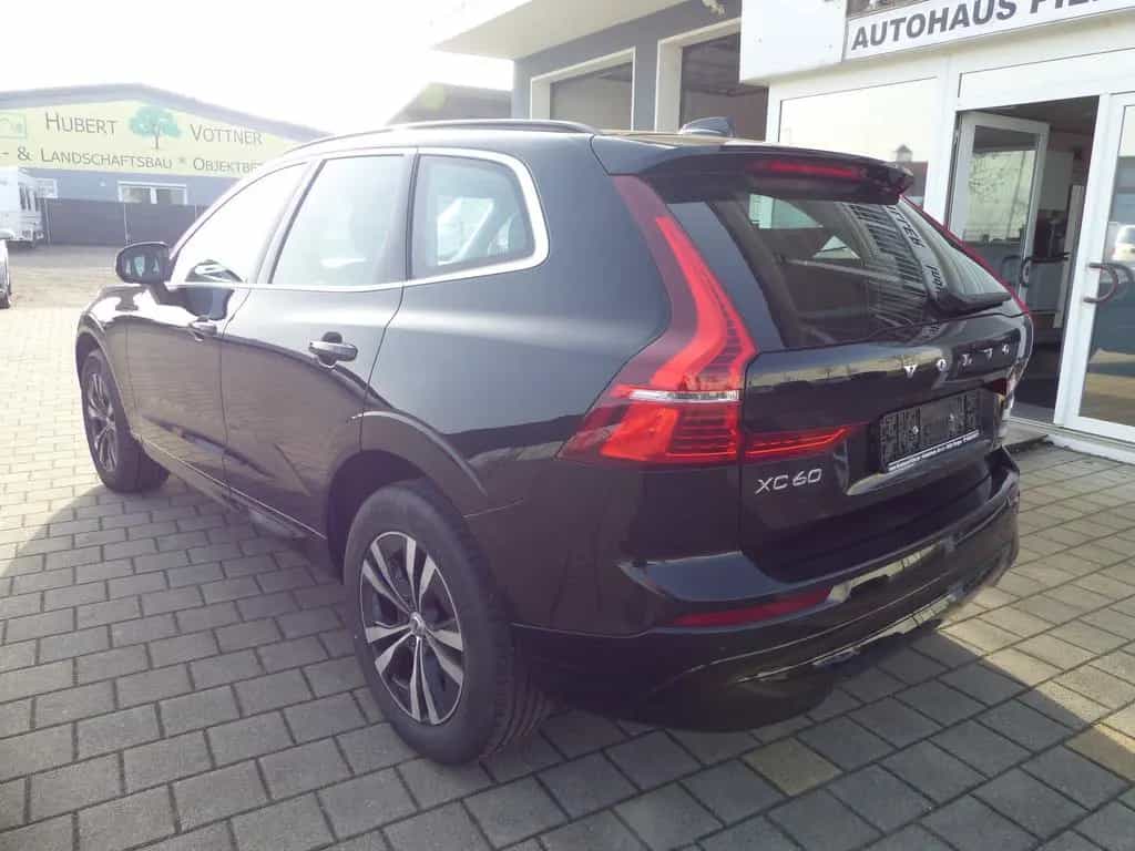Volvo XC 60 Momentum Pro 2WD*Kamera*PDC*Navi*LED 04/2022-photo-4