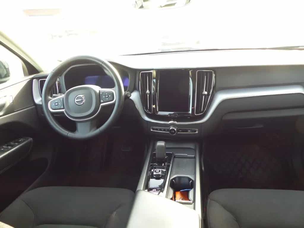 Volvo XC 60 Momentum Pro 2WD*Kamera*PDC*Navi*LED 04/2022-photo-5