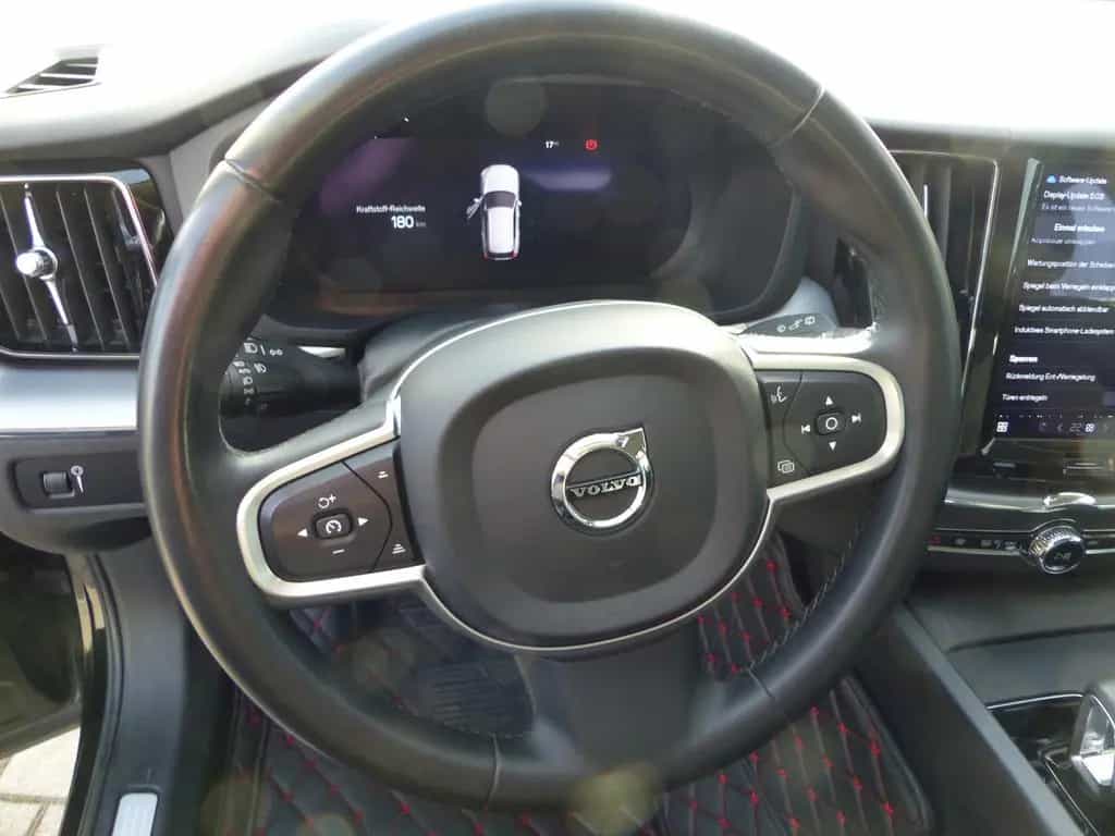 Volvo XC 60 Momentum Pro 2WD*Kamera*PDC*Navi*LED 04/2022-photo-7