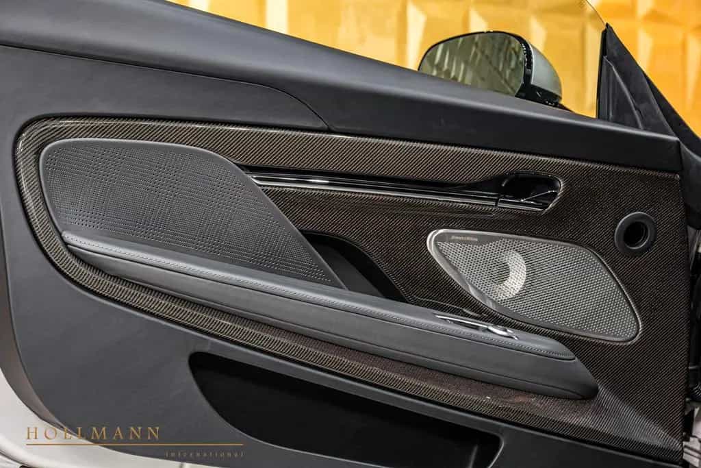 Aston Martin DB12 GOLDFINGER 007 SPECIAL EDITION null-photo-11