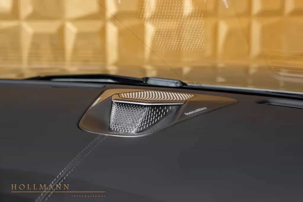 Aston Martin DB12 GOLDFINGER 007 SPECIAL EDITION null-photo-19