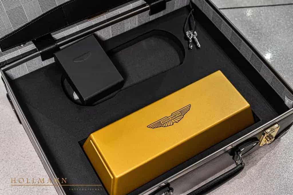 Aston Martin DB12 GOLDFINGER 007 SPECIAL EDITION null-photo-26