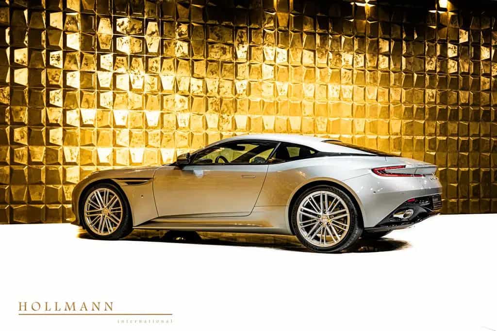 Aston Martin DB12 GOLDFINGER 007 SPECIAL EDITION null-photo-4