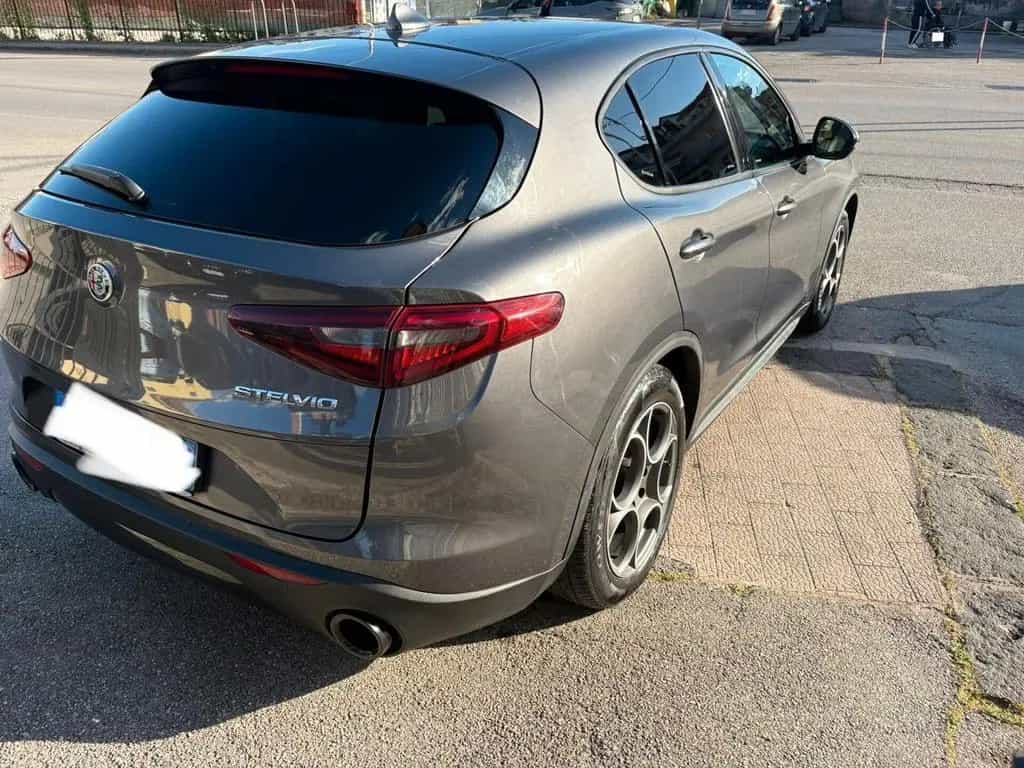 Alfa Romeo Stelvio ALFA ROMEO STELVIO AUTOCARRO 12/2022-photo-4