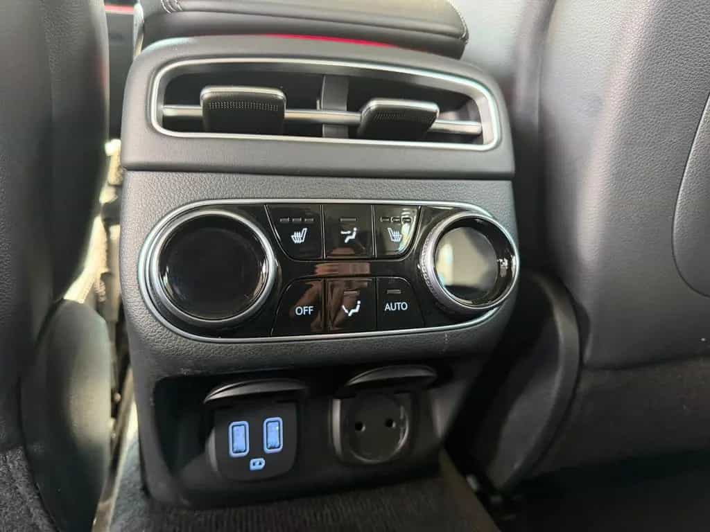 Genesis GV70 2.2 D 8AT AWD Luxury Pano Tech Lexicon Comf 11/2024-photo-12