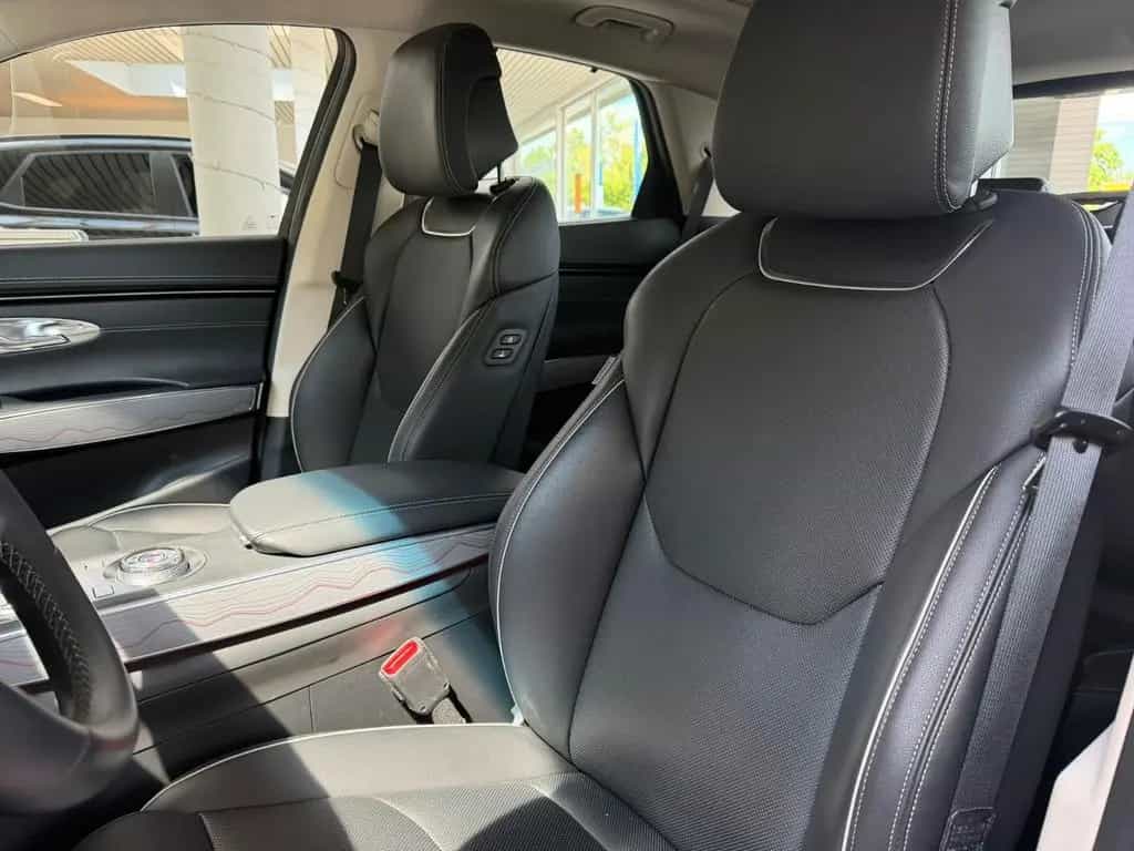 Genesis GV70 2.2 D 8AT AWD Luxury Pano Tech Lexicon Comf 11/2024-photo-5