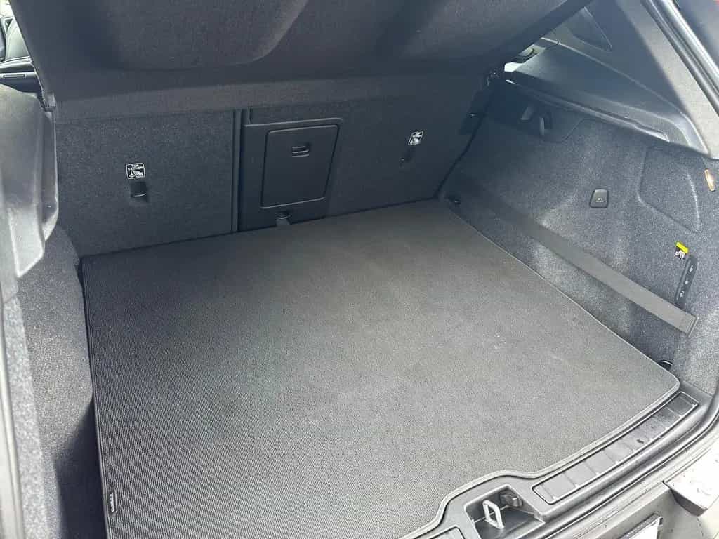 Volvo XC 40 Momentum AWD*PANORAMA*AHK*R-CAM*LED* 03/2019-photo-10