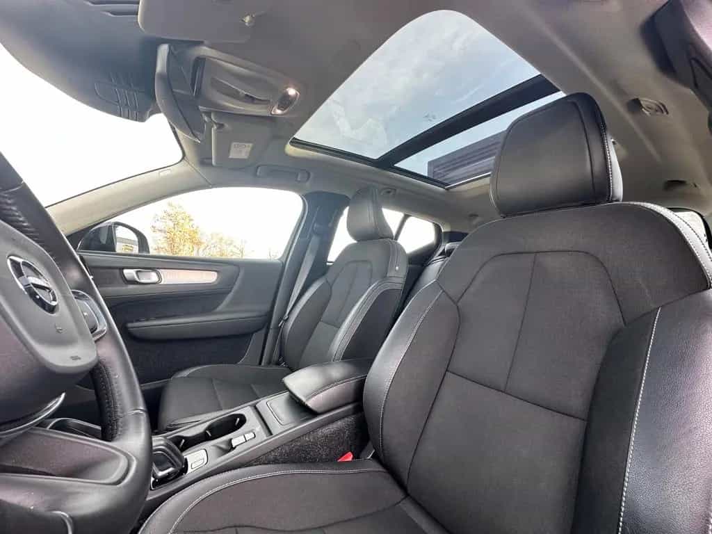 Volvo XC 40 Momentum AWD*PANORAMA*AHK*R-CAM*LED* 03/2019-photo-15