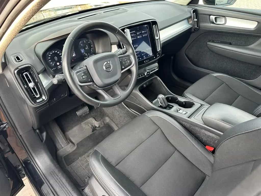 Volvo XC 40 Momentum AWD*PANORAMA*AHK*R-CAM*LED* 03/2019-photo-16