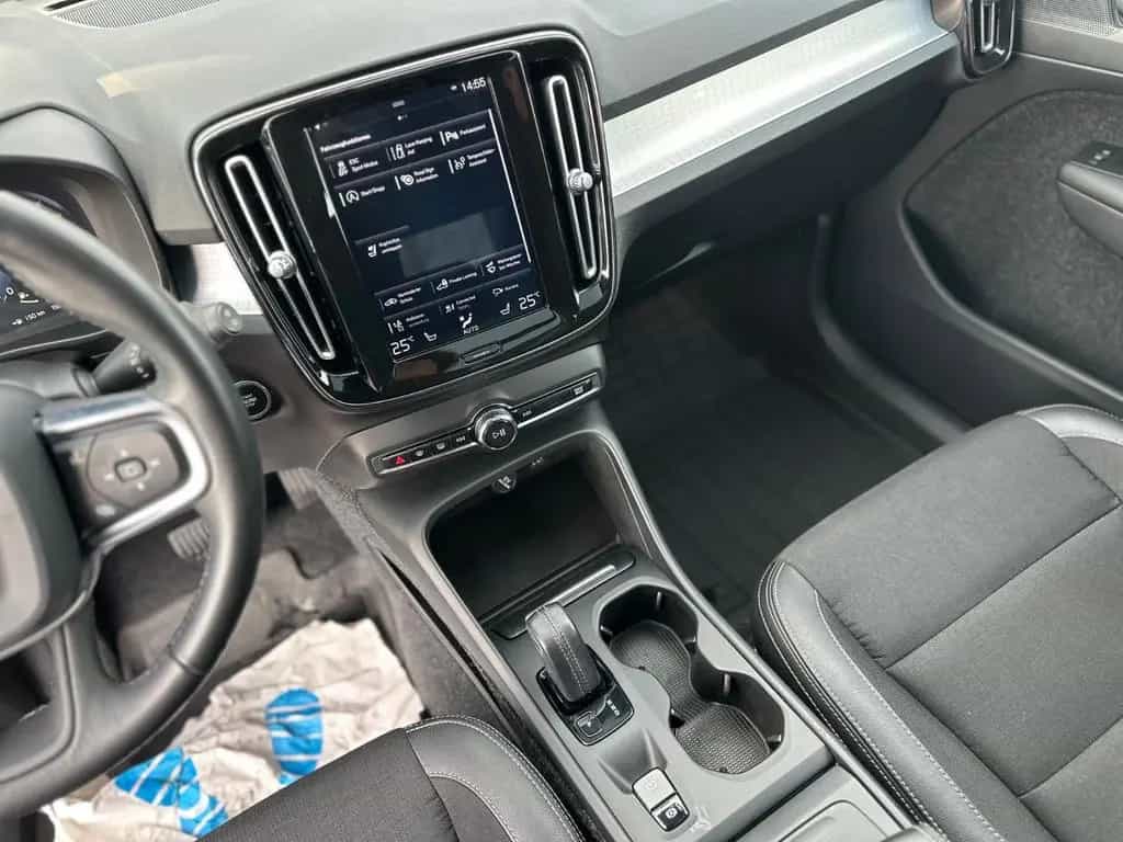 Volvo XC 40 Momentum AWD*PANORAMA*AHK*R-CAM*LED* 03/2019-photo-20