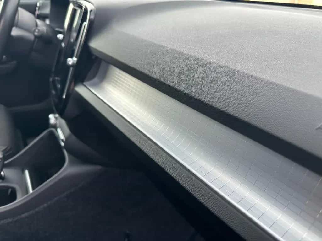 Volvo XC 40 Momentum AWD*PANORAMA*AHK*R-CAM*LED* 03/2019-photo-26