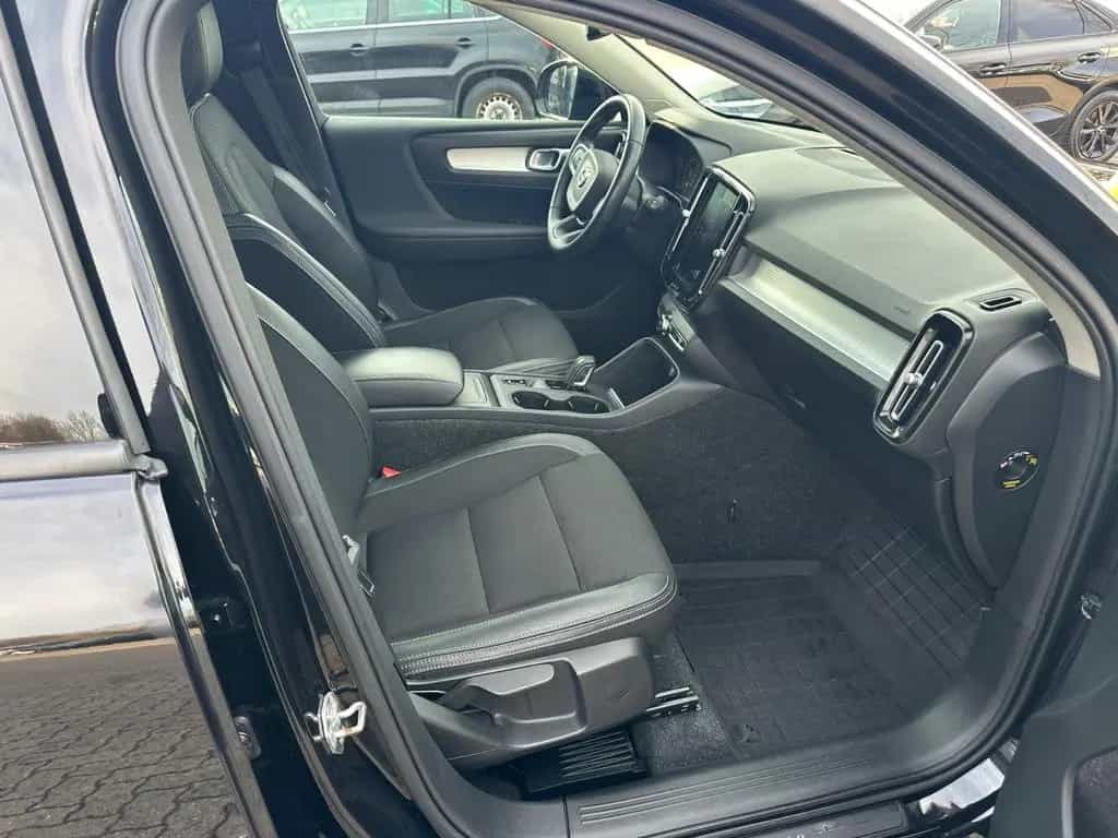 Volvo XC 40 Momentum AWD*PANORAMA*AHK*R-CAM*LED* 03/2019-photo-27