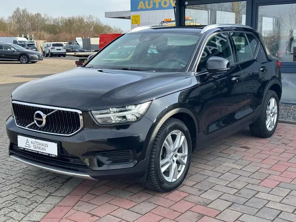 Volvo XC 40 Momentum AWD*PANORAMA*AHK*R-CAM*LED* 03/2019-photo-4