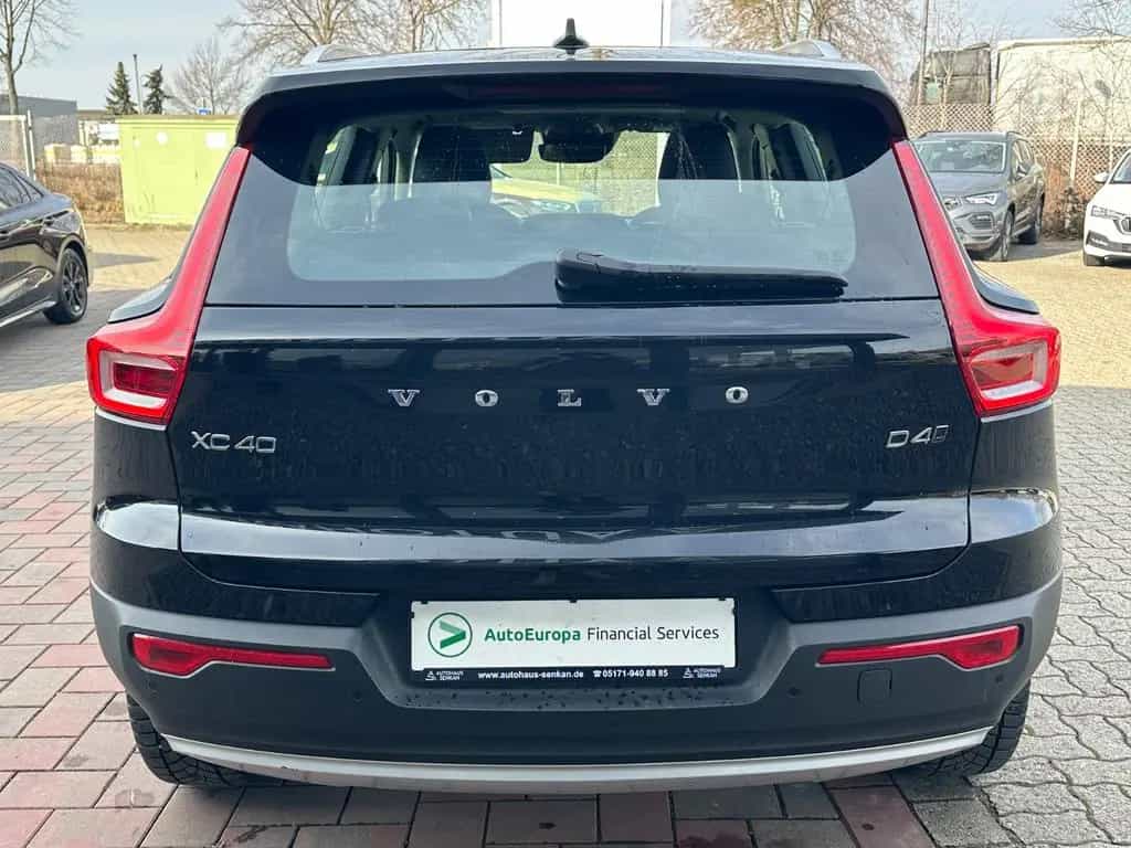 Volvo XC 40 Momentum AWD*PANORAMA*AHK*R-CAM*LED* 03/2019-photo-8