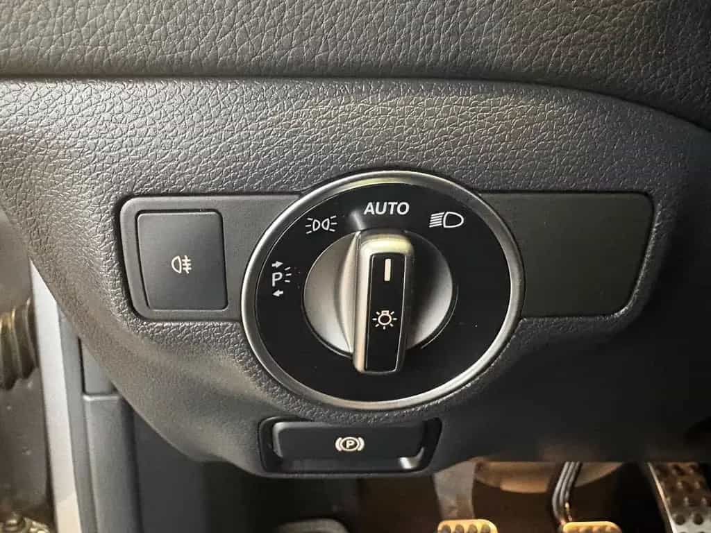 Mercedes-Benz CLA 200 Shooting Brake Pano SHZ PDC NAVI 01/2019-photo-10