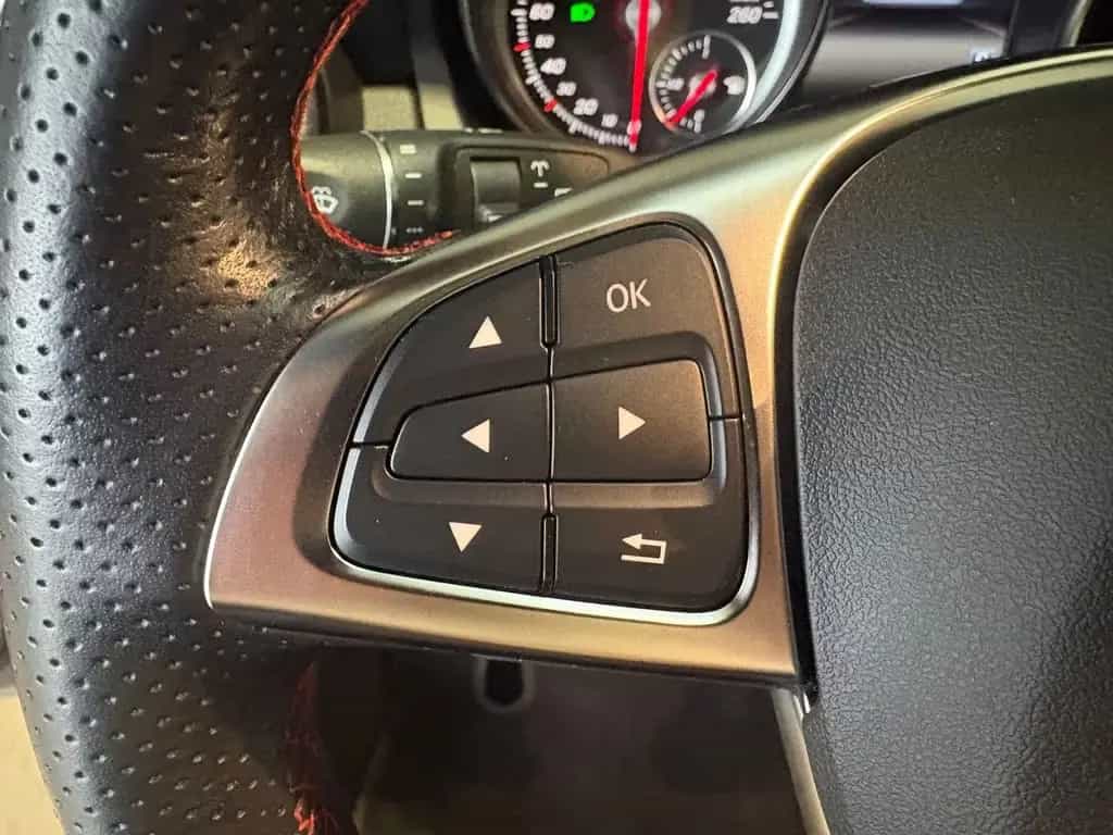Mercedes-Benz CLA 200 Shooting Brake Pano SHZ PDC NAVI 01/2019-photo-11