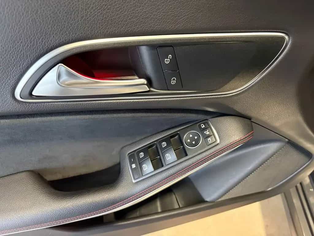Mercedes-Benz CLA 200 Shooting Brake Pano SHZ PDC NAVI 01/2019-photo-9