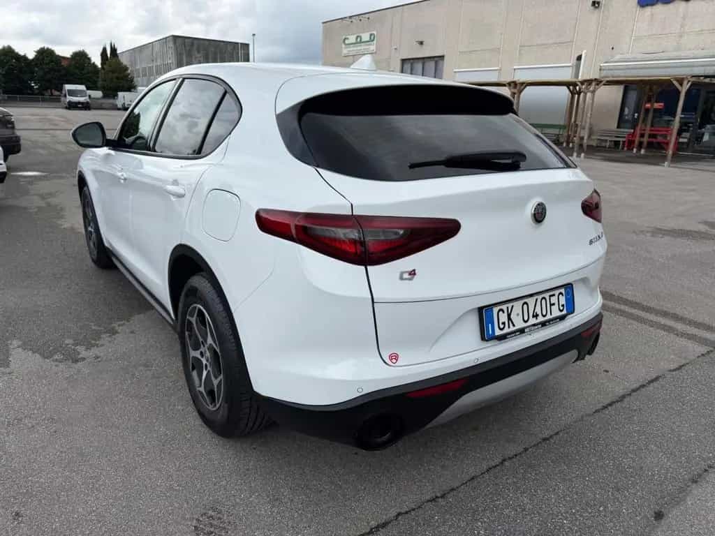 Alfa Romeo Stelvio 2.2 190 CV AT8 Q4 Executive 05/2022-photo-2