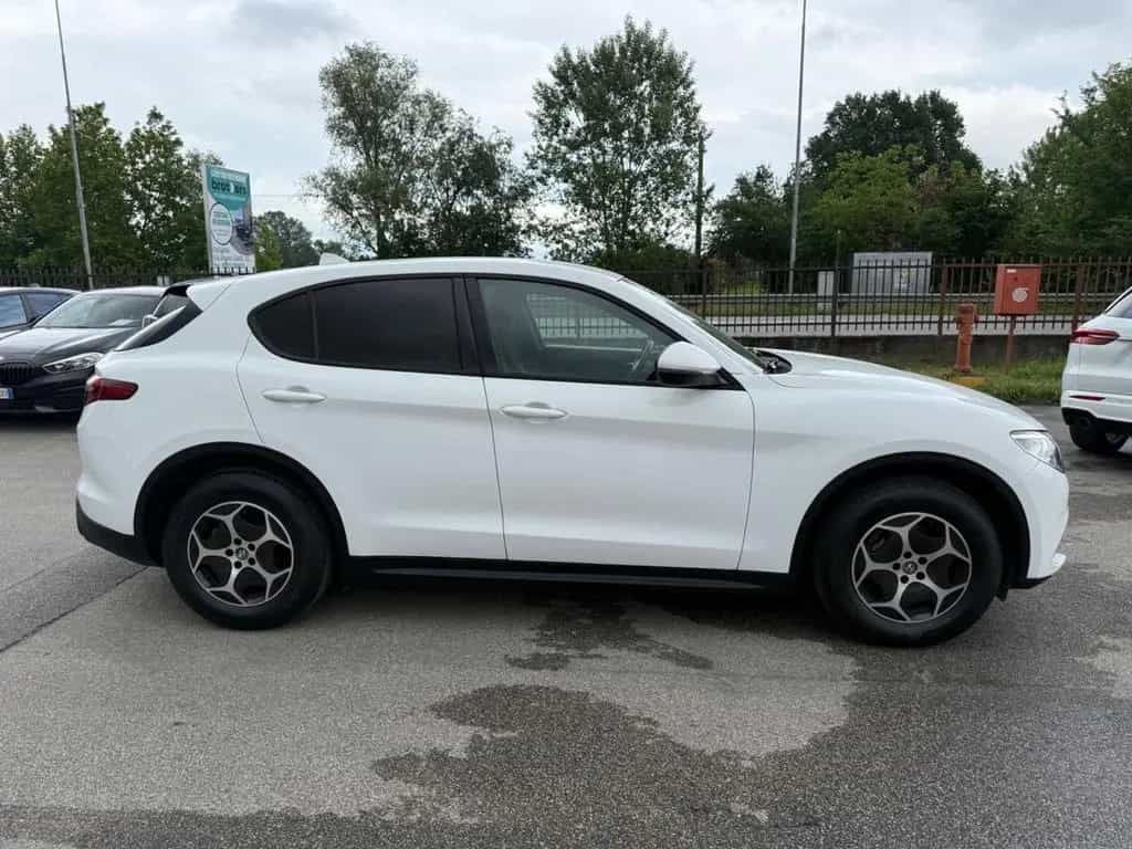 Alfa Romeo Stelvio 2.2 190 CV AT8 Q4 Executive 05/2022-photo-4
