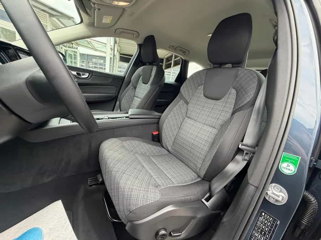 Volvo XC60 Core AWD AHK Digitales Cockpit Soundsystem 04/2023-photo-9