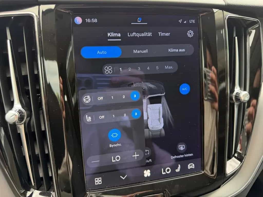 Volvo XC60 Core AWD AHK Digitales Cockpit Soundsystem 04/2023-photo-15