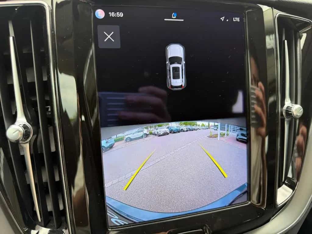Volvo XC60 Core AWD AHK Digitales Cockpit Soundsystem 04/2023-photo-17