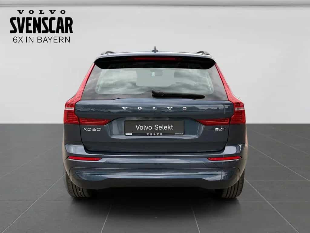 Volvo XC60 Core AWD AHK Digitales Cockpit Soundsystem 04/2023-photo-2