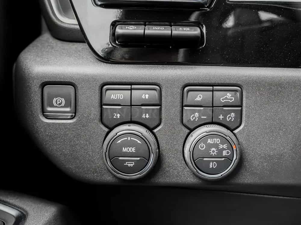 Chevrolet Silverado 2025 High Country € 65000 NIGHT PACKAGE null-photo-19
